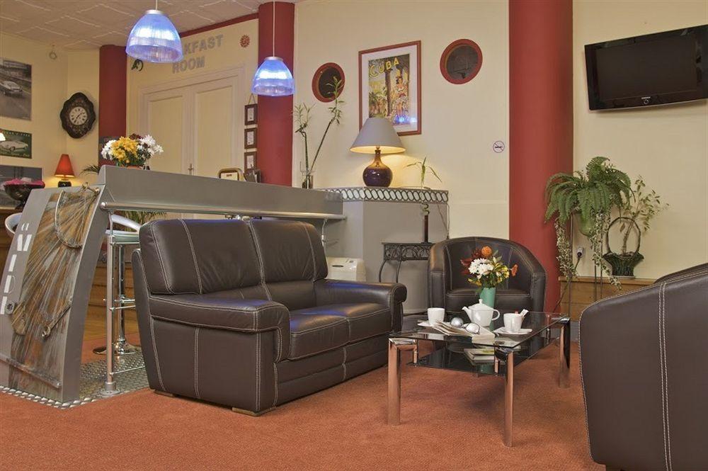 Logis Hotel Du Midi - Saint Etienne Sud Eksteriør billede