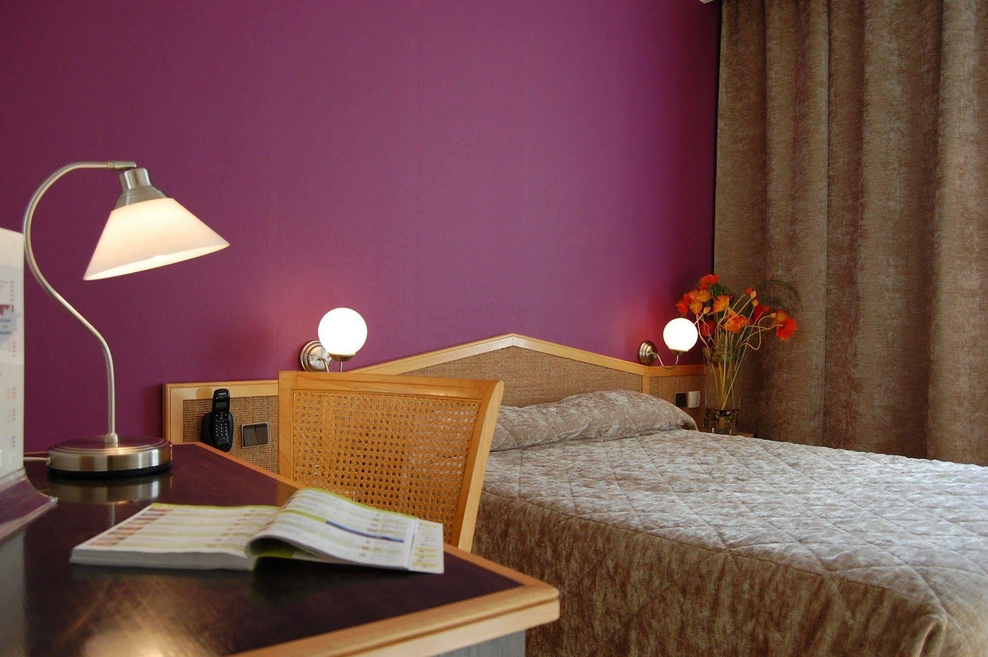 Logis Hotel Du Midi - Saint Etienne Sud Eksteriør billede
