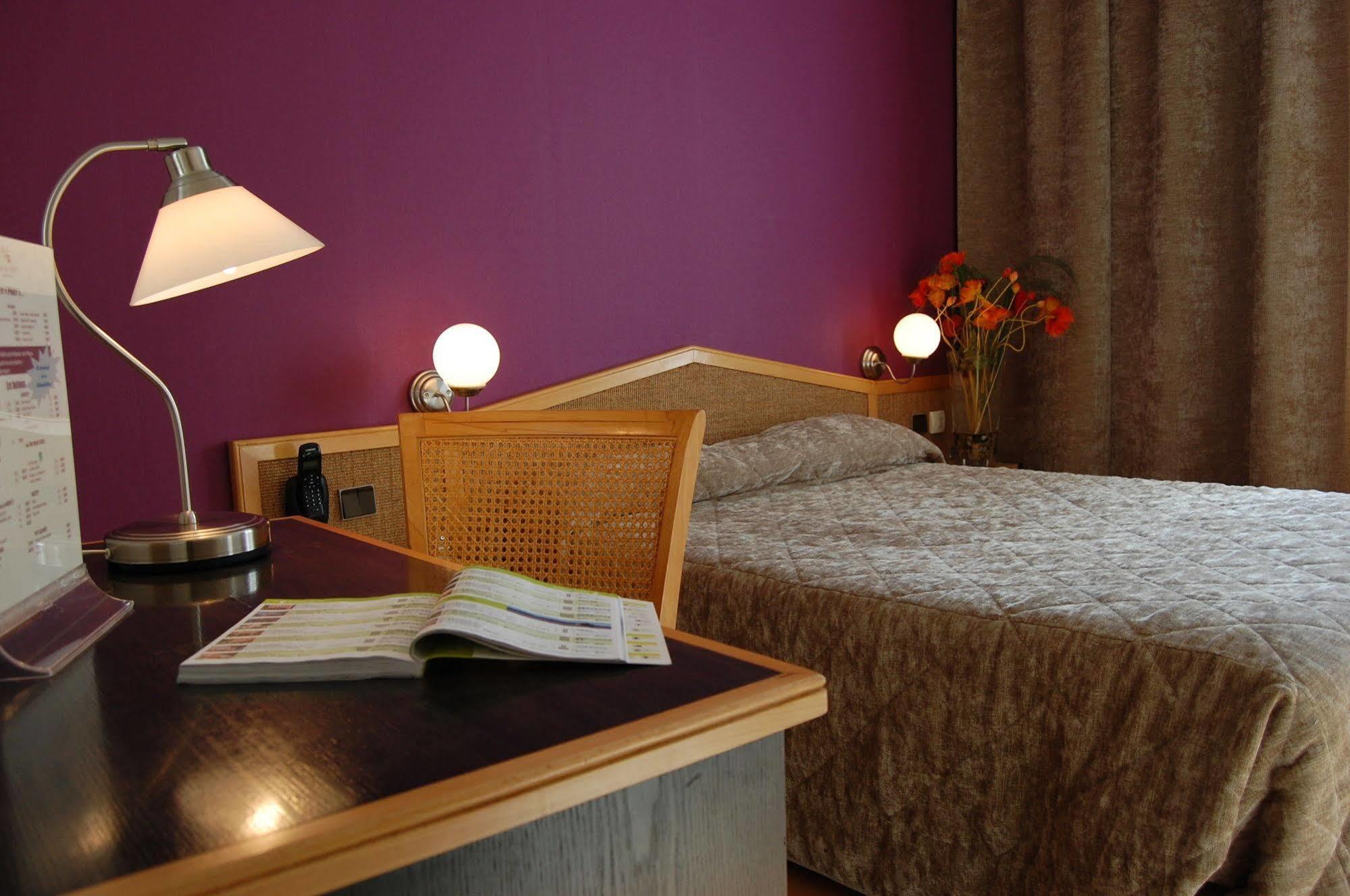 Logis Hotel Du Midi - Saint Etienne Sud Eksteriør billede