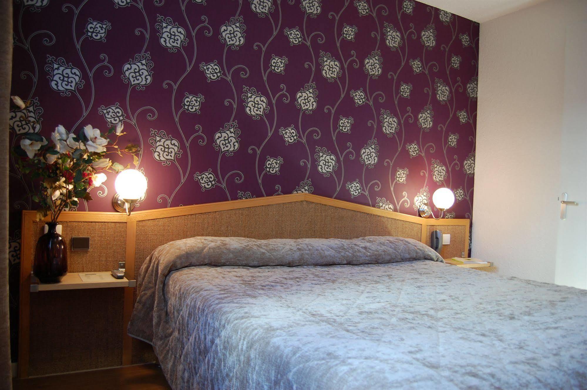 Logis Hotel Du Midi - Saint Etienne Sud Eksteriør billede