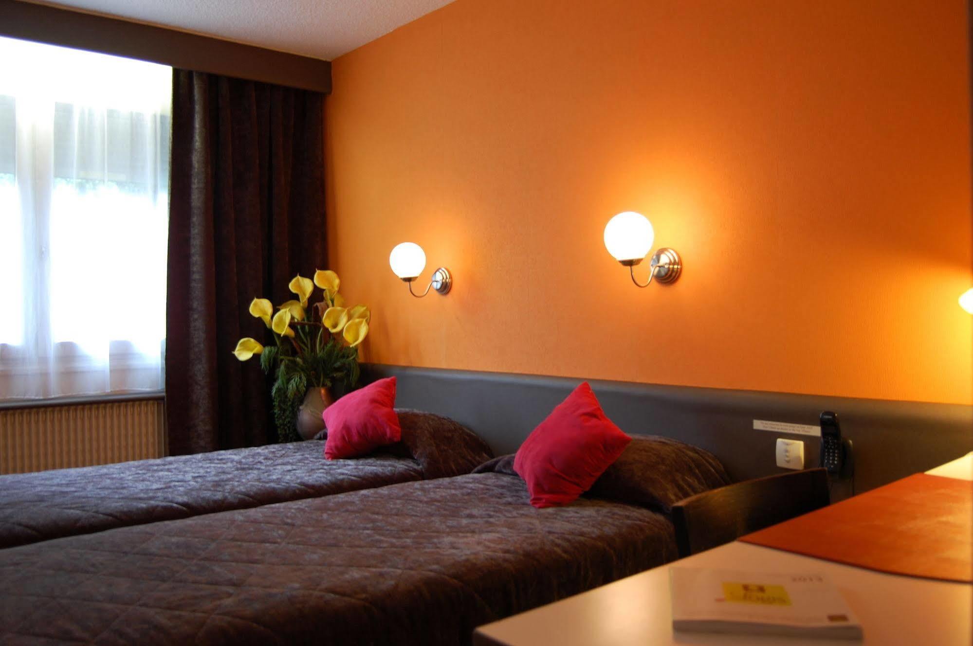 Logis Hotel Du Midi - Saint Etienne Sud Eksteriør billede